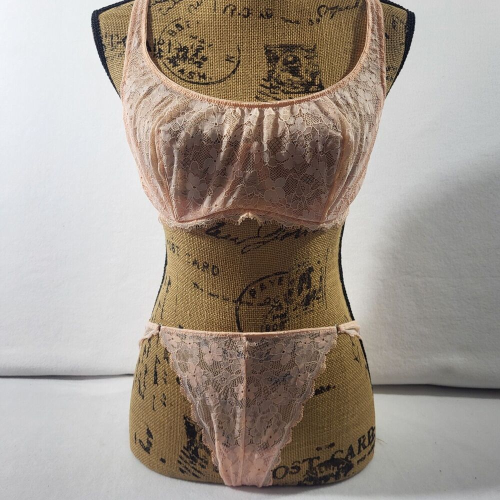 Victorias Secret Rare Vintage bra set 36C Large panty  pushup peach Lace
